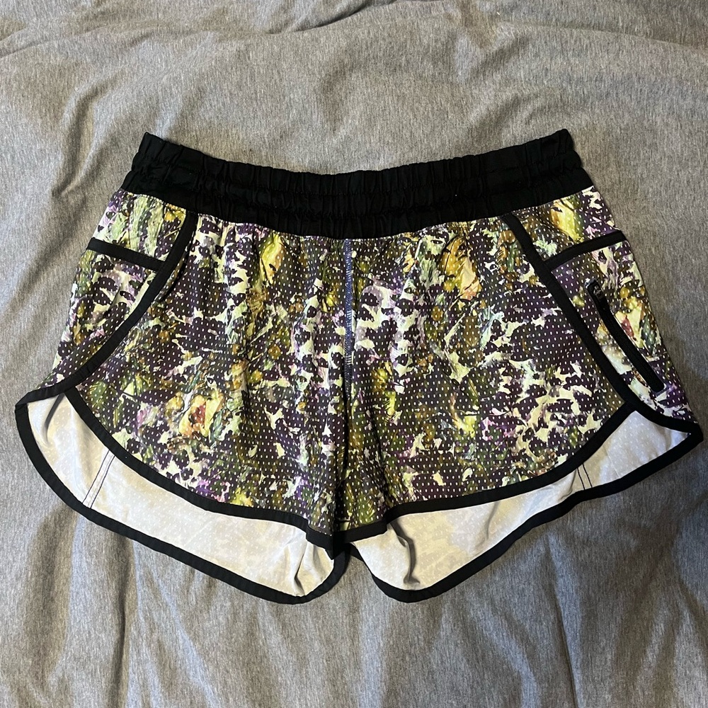lululemon athletica Hotty Hot 10 cm Shorts